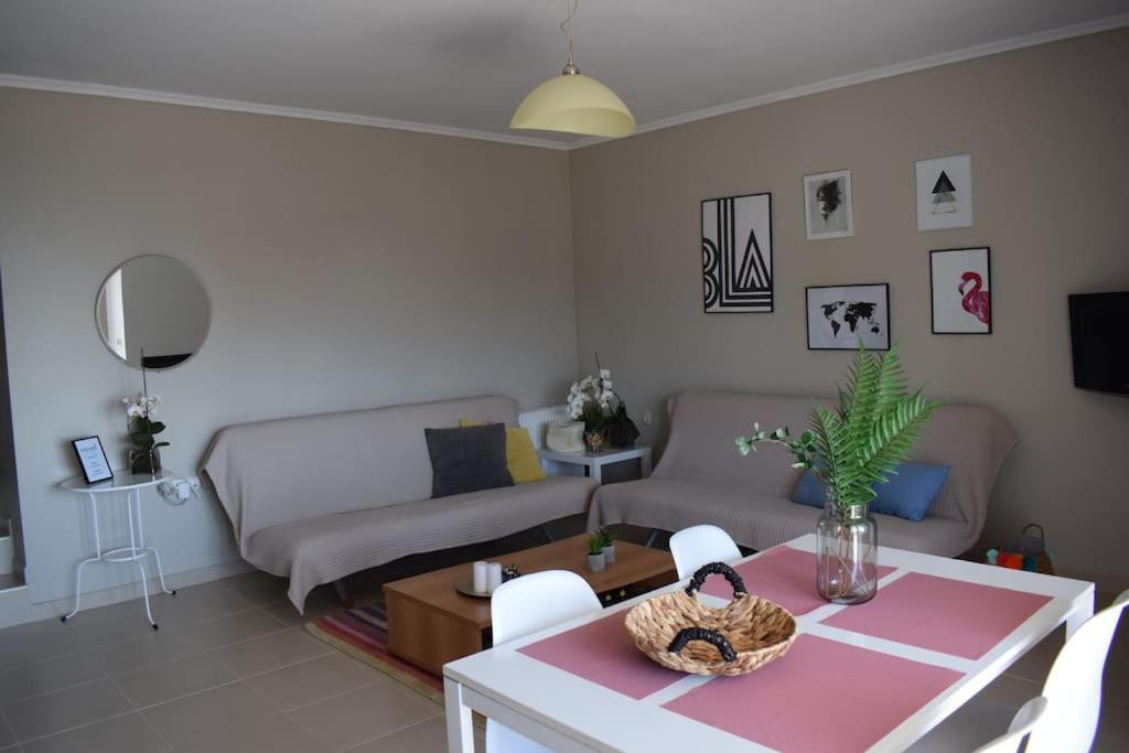 Sea View Apartment *